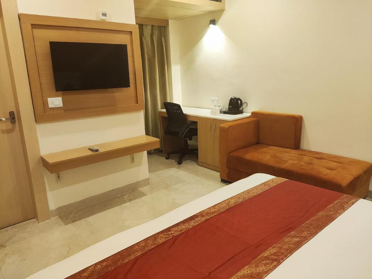 Hotel Xenia Varanasi Eksteriør billede