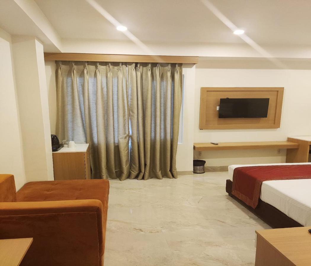 Hotel Xenia Varanasi Eksteriør billede